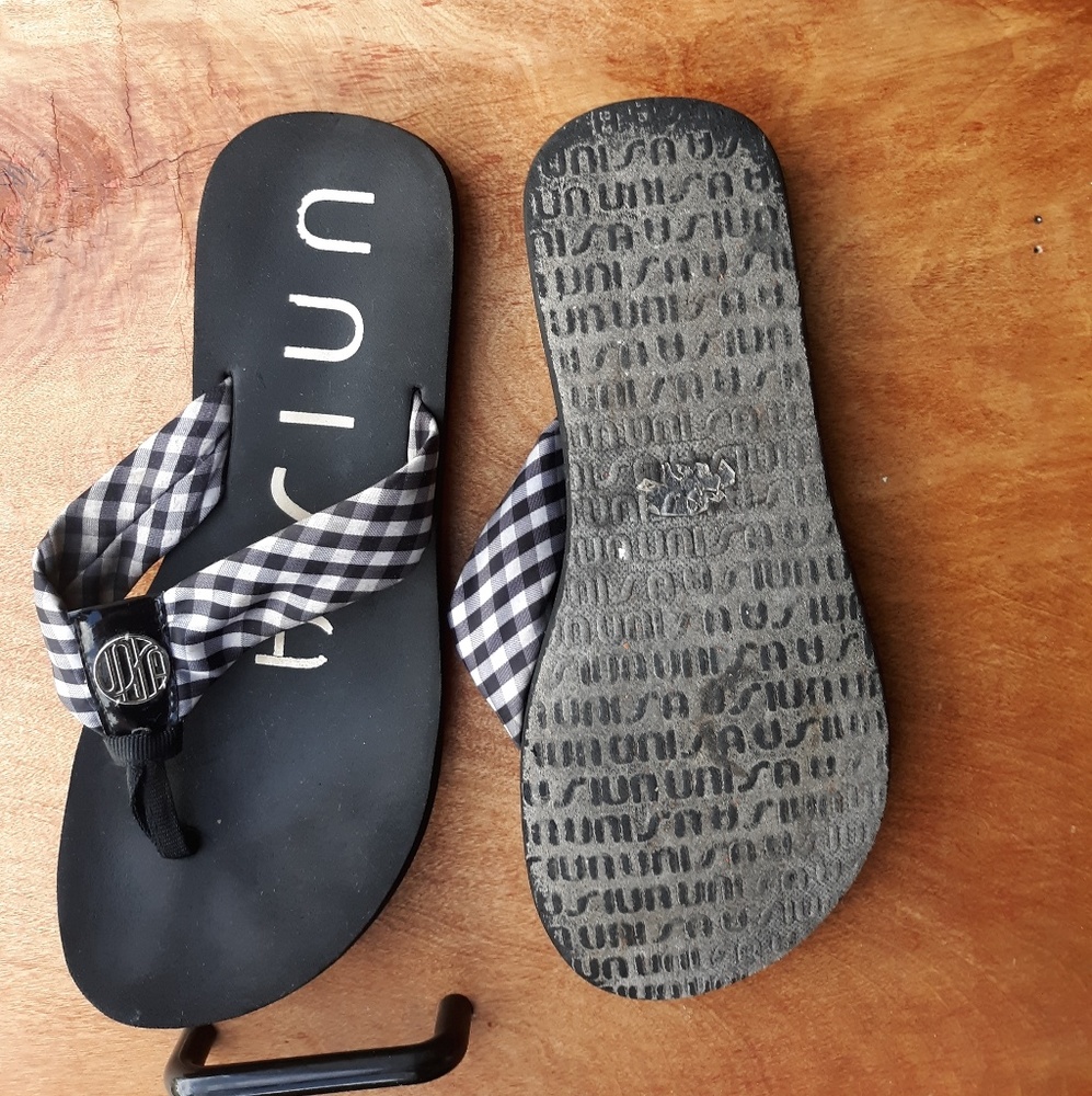 Flip flops
